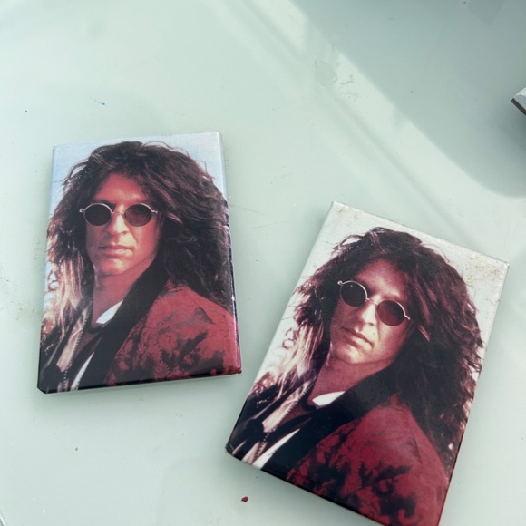 Howard Stern Magnets Two plus pin - Picture 3 of 7